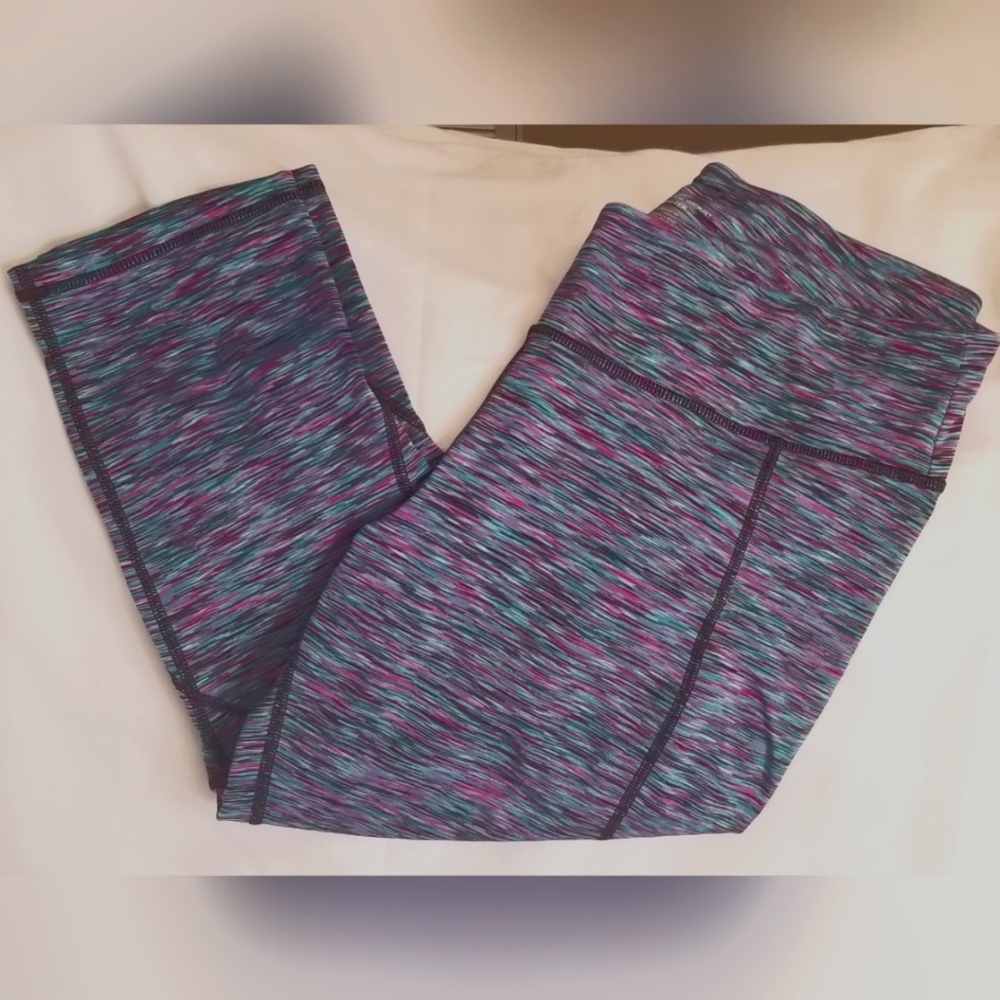 🌴 2/$20 - TEK GEAR DRY TEK VARIGATED PRINT CAPRI PANTS -XL- LIKE NEW!!